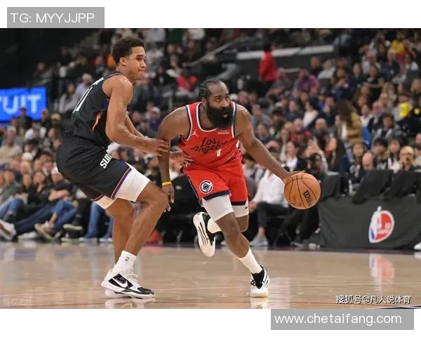 哈登三双助快船终结连败，却暴露进攻体系单一与防守漏洞，球队化学反应不足成隐忧